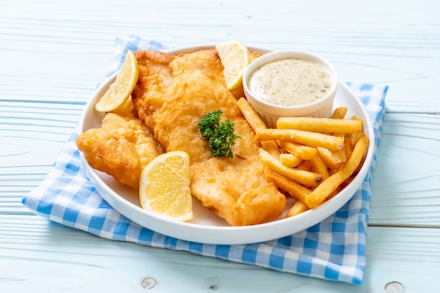 peixe e batatas fritas com batatas fritas