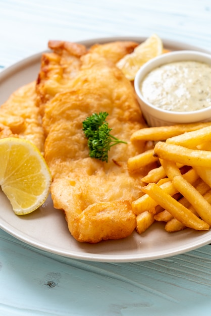 peixe e batatas fritas com batatas fritas