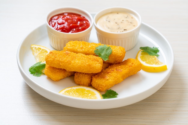 peixe frito palito de dedo ou batatas fritas peixe