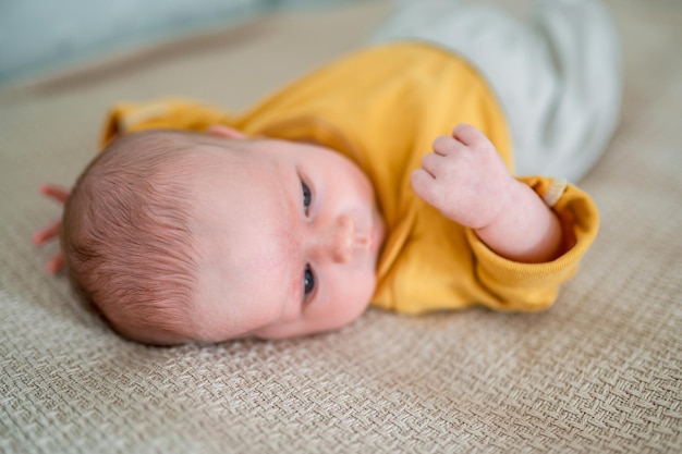 Pele delicada do bebê dormindo o conceito de ternura