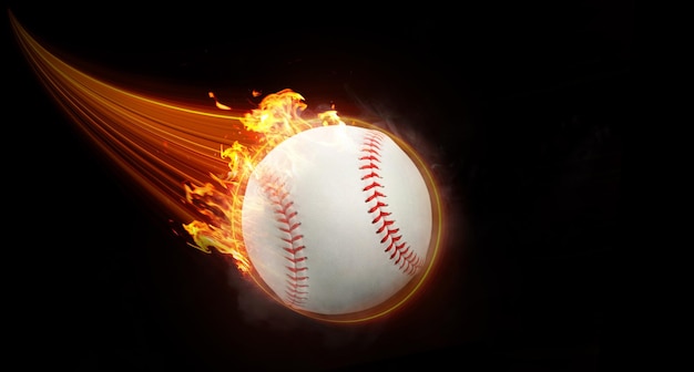 La pelota de béisbol vuela con efecto mágico rápidamente en fondo negro llama naranja