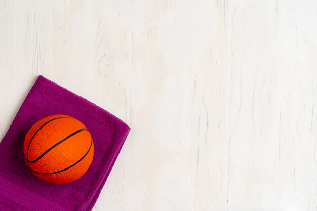 Foto pelota para juego de baloncesto, vista desde arriba