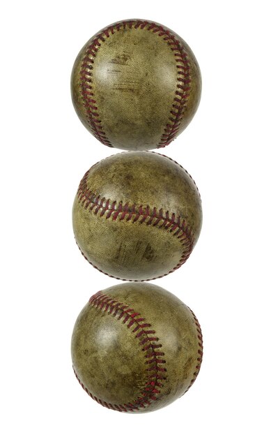 Pelotas de béisbol sobre fondo blanco.