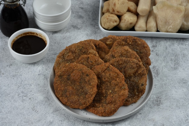 Pempek kulit es un sabroso manjar de pastel de pescado de Indonesia típicamente de Palembang South Sumatera