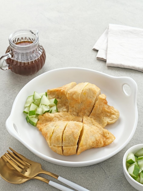 Pempek Pempek Palembang es comida indonesia Esta comida a base de pescado es muy popular