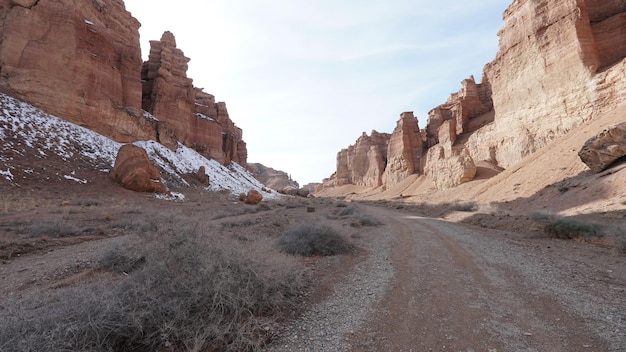 Penhascos e rochas laranja do Grand Canyon Charyn