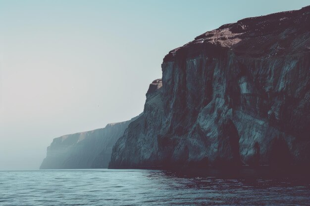 Penhascos majestosamente erguidos do oceano uma maravilha natural deslumbrante