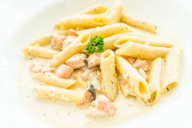 Penne Carbonara Pasta mit Lachs