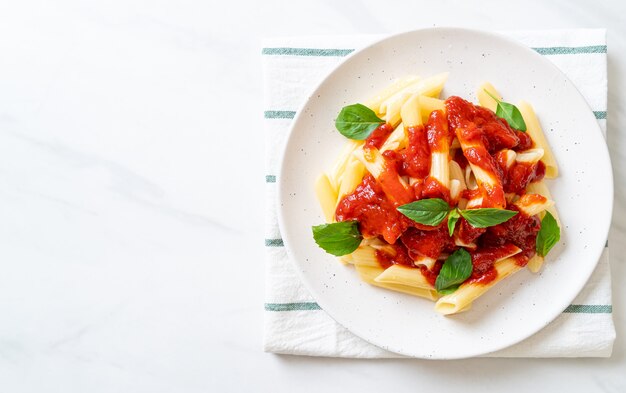 Penne pasta en salsa de tomate