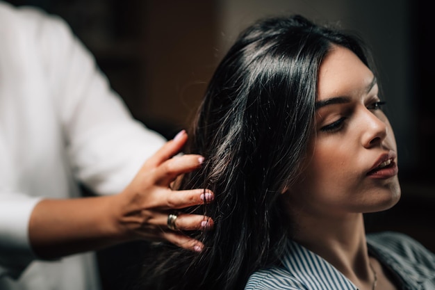 Penteado em salão de cabeleireiro