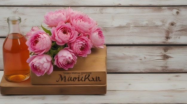 peonías rosas en una caja de madera sobre un fondo de madera