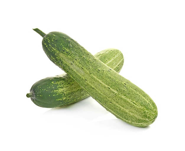 Pepino en blanco