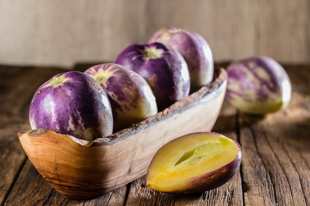 pepino dulce en un tazón de madera