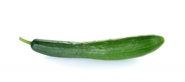 Pepino fresco aislado