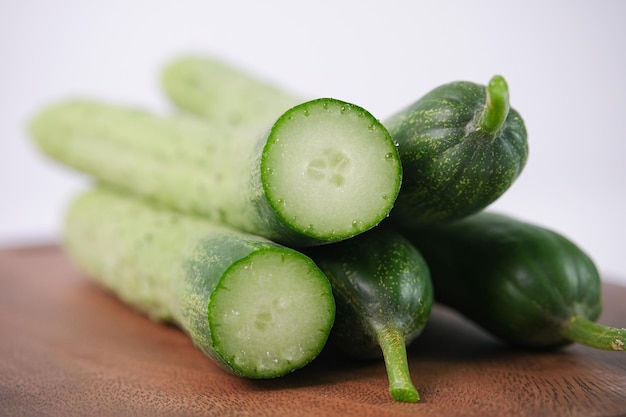 Foto pepino de verduras sabrosas sanas y frescas