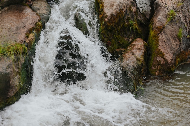 Pequena cachoeira nas terras altas