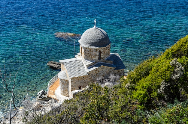 Pequeña capilla en Grecia