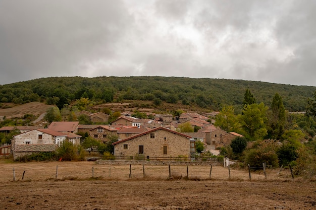 Pequena cidade rural de loma somera