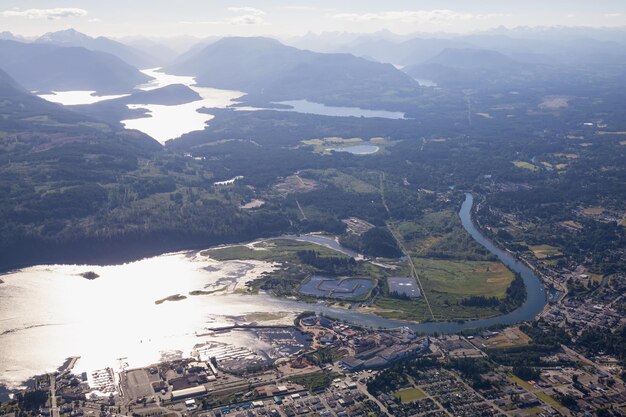 Pequeña ciudad de Port Alberni en la isla de Vancouver, British Columbia, Canadá