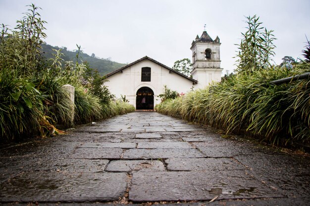 Pequena igreja velha na costa rica