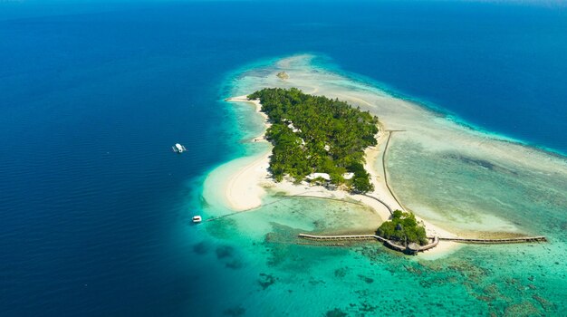 Foto pequena ilha liguida filipinas mindanao