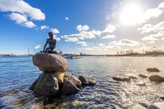 Pequena sereia estátua copenhaga