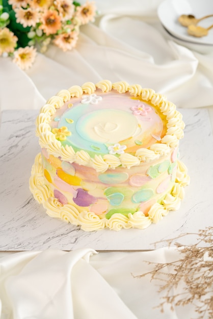 Foto pequeña tarta bento como regalo de cumpleaños con tartas estilo coreano