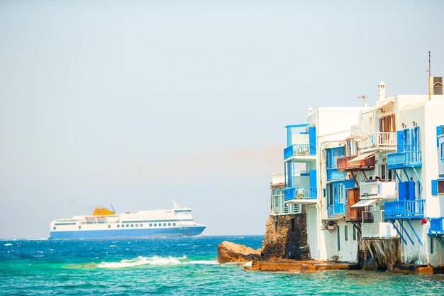 Foto pequena veneza na ilha de mykonos grécia cíclades