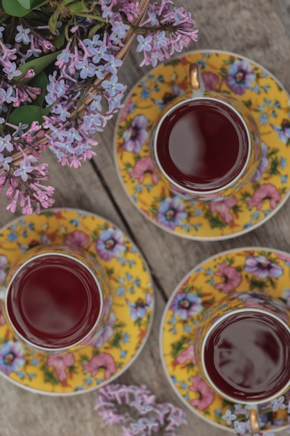 Pequeñas tazas de té