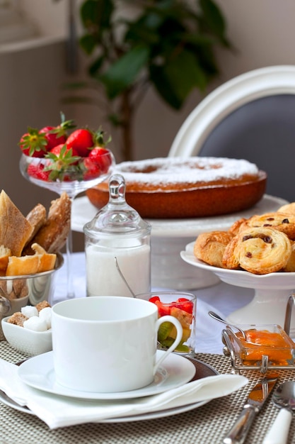 pequeno-almoço francês