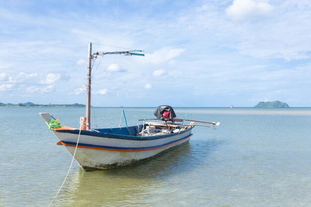 Pequeño barco de pesca