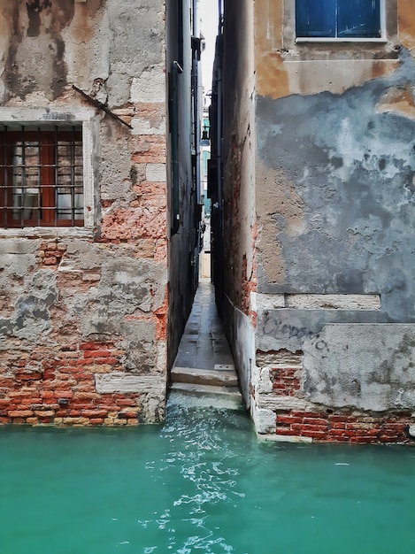 Pequeño camino en Venecia