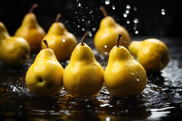 Foto pêra amarela com salpico de água