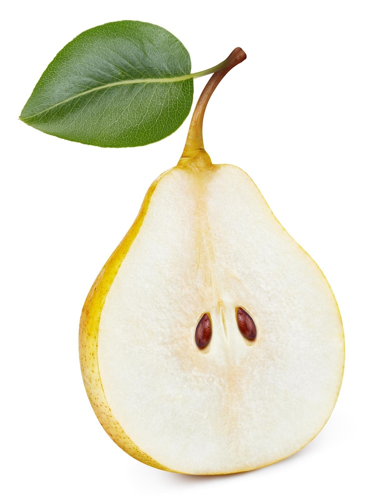 Foto pera amarela isolada com folha meia pera fruta em fundo branco com traçado de recorte como elemento de design