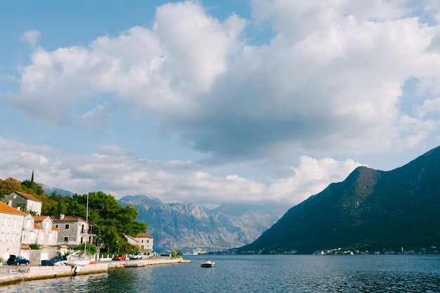 Perast-Küste in der Nähe der Bucht von Kotor montenegro