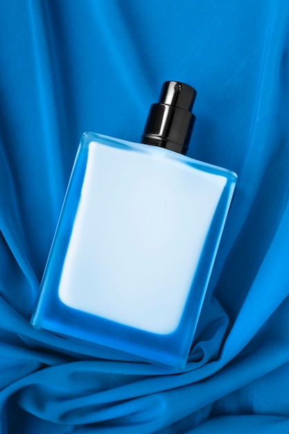 Perfumes em tecido drapeado