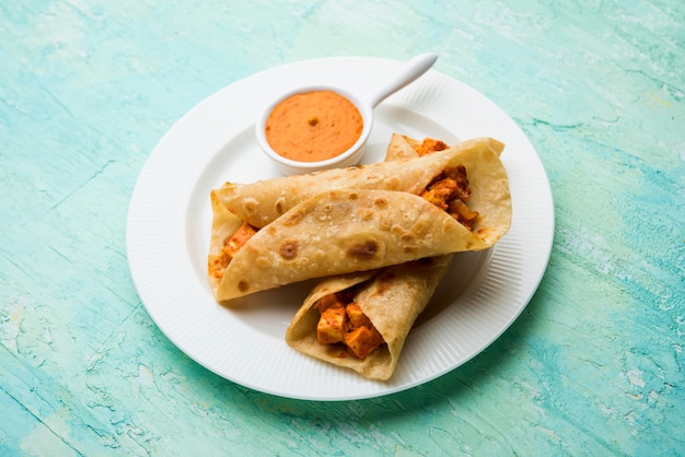 Peri peri paneer chapati frankie o envolver o enrollar, enfoque selectivo