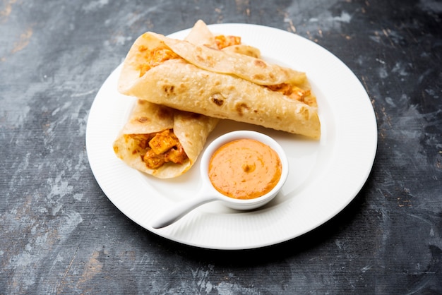 Peri peri paneer chapati frankie o envolver o enrollar, enfoque selectivo