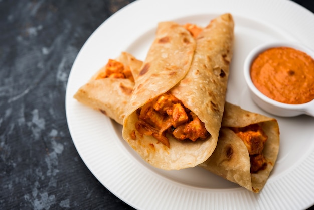 Peri peri paneer chapati frankie o envolver o enrollar, enfoque selectivo