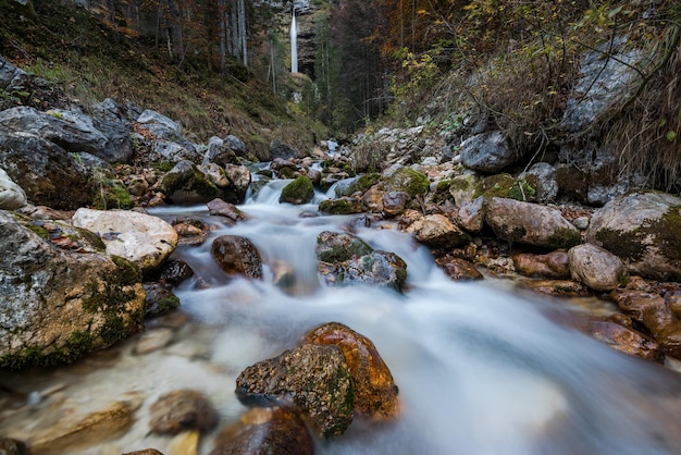 Pericnik Wasserfall in Slowenien Julische Alpen lange Belichtung