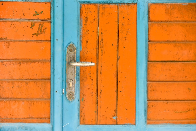 Foto perilla de puerta del cromo de la manija de puerta, concepto de la casa de seguridad del bloqueo de puerta