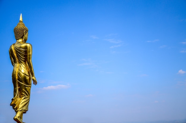 Permanente estátua de buhdda no wat pra que koa noi, província de nan, tailândia