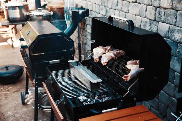 Perna de cordeiro assada no churrasco