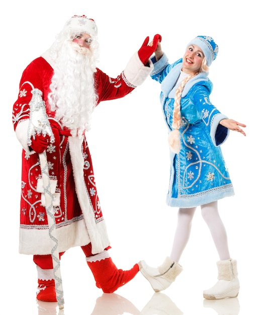 Personajes navideños rusos Ded Moroz Padre Frost y Snegurochka Doncella de nieve aislada