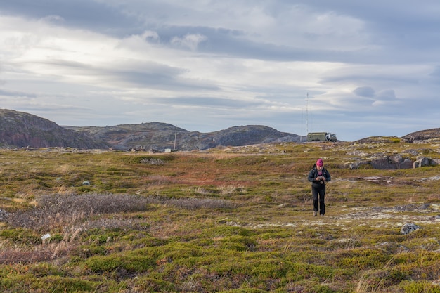 Personas en el banquillo en Teriberka, región de Murmansk