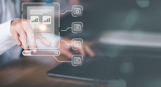 Las personas de negocios leen informes de gráficos de estadísticas de negocios en línea para analizar y mejorar las empresas