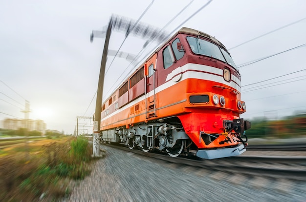 Personendieselzug Reisegeschwindigkeit Eisenbahnwaggons Reise Licht.