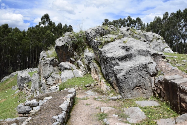 Peru Qenko befindet sich im archäologischen Park von Saqsaywaman Diese archäologische Stätte der Inka-Ruinen besteht aus Kalkstein