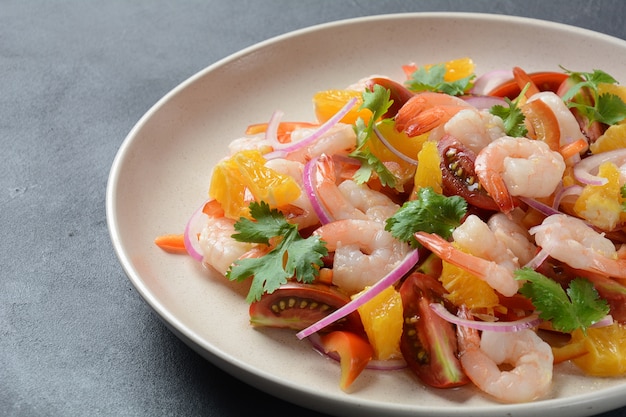 Peruanische Garnelen, Garnelen Ceviche in Orangen und Limette mariniert.