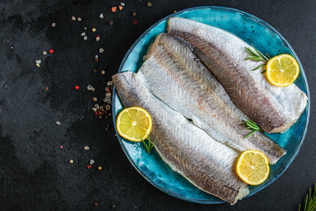 Pescada crua de peixe